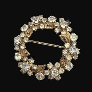 Vintage Goldtone Clear Rhinestone Brooch Circle Wreath Pin Floral Prong Set READ